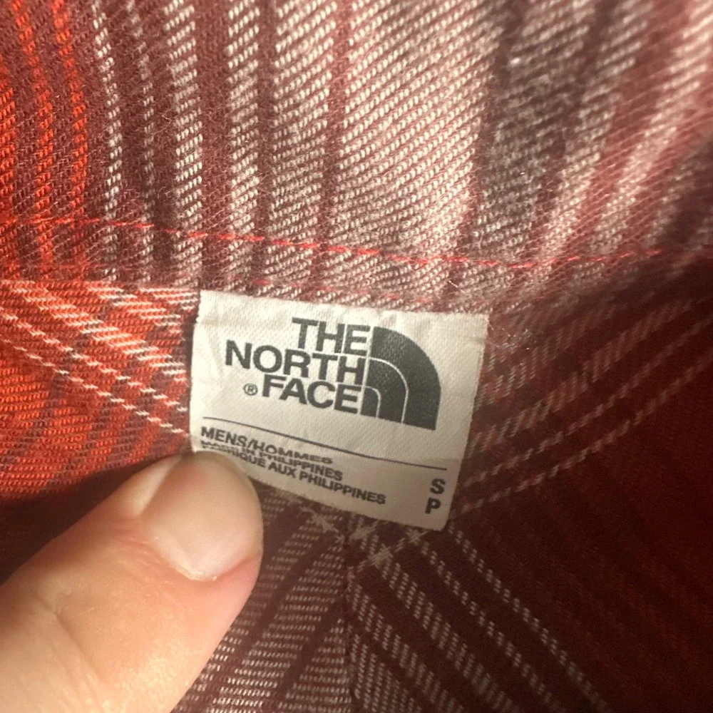 The North Face Jacket Mens S Reversible Quilted Plaid Flannel Black Red Puffer